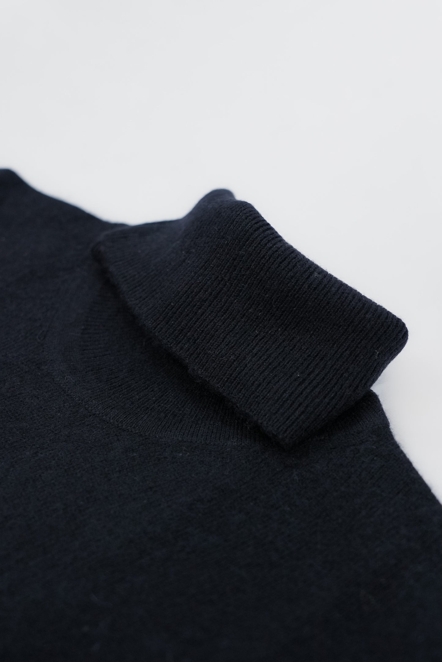 Classic Cashmere Turtleneck Sweater